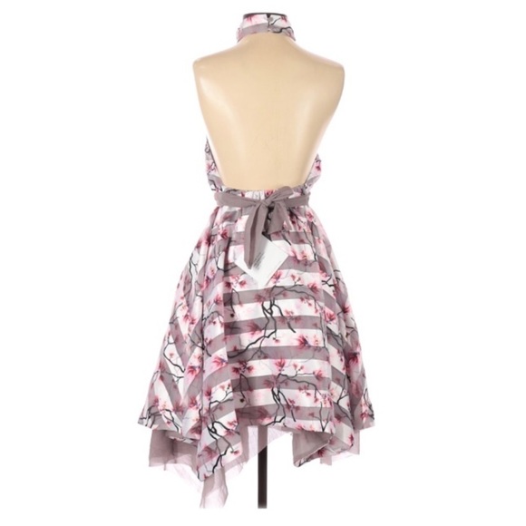 Elliatt Open Back A-Line Sparkler Dress - New with tag - Picture 2 of 10